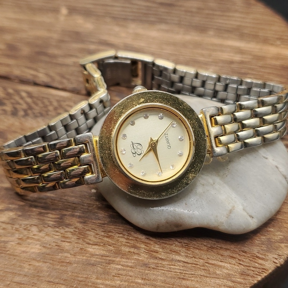 Ellen tracy B3116 needs batteries stainless steel vintage wristwatch